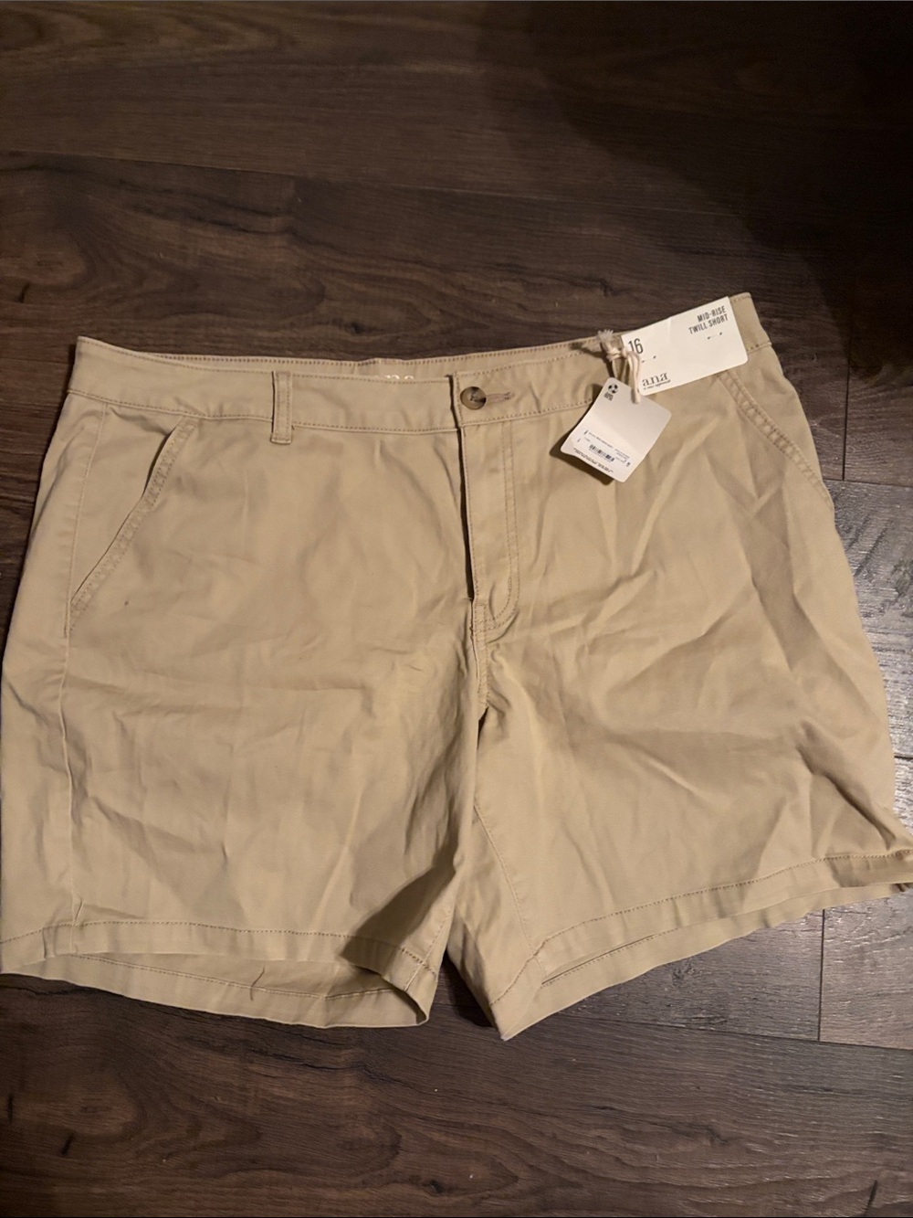 a.n.a women's  Tan Flat Front Casual Shorts size 16